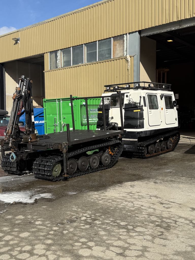 HL01 BV206 med kranflak og Hiab 017T